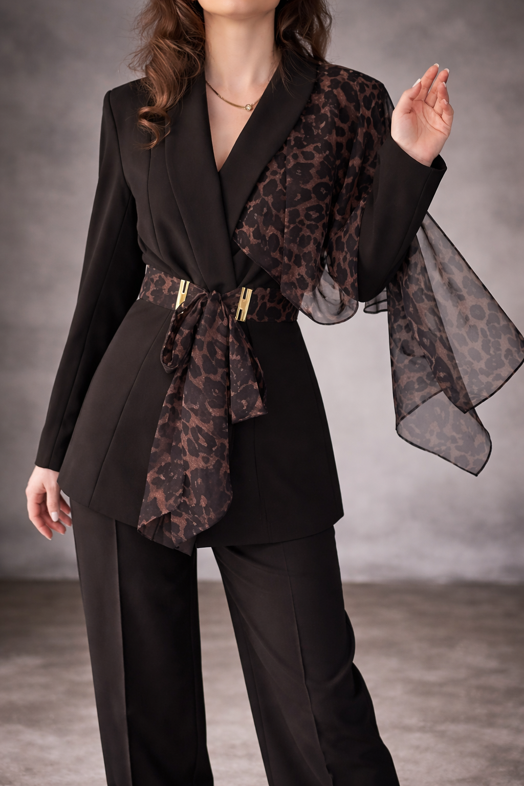 Conjunto elegante animal print