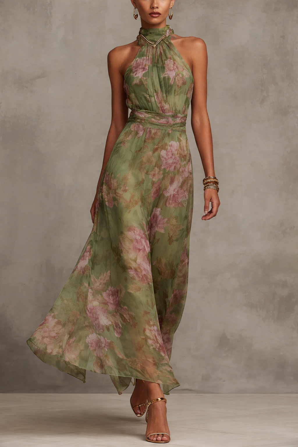 Elegante vestido de verano con estampado floral