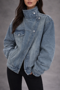 Chaqueta asimétrica urbana con botones