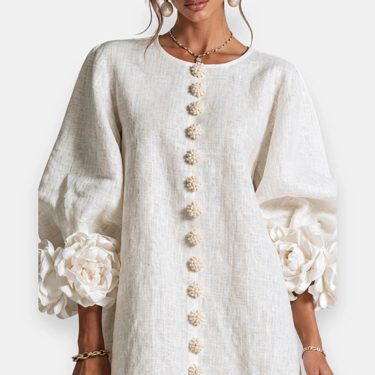 Vestido floral con relieve